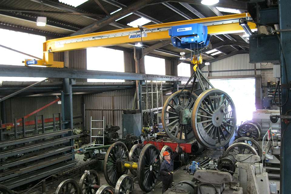 安博起重机运用在英国南德文郡铁路