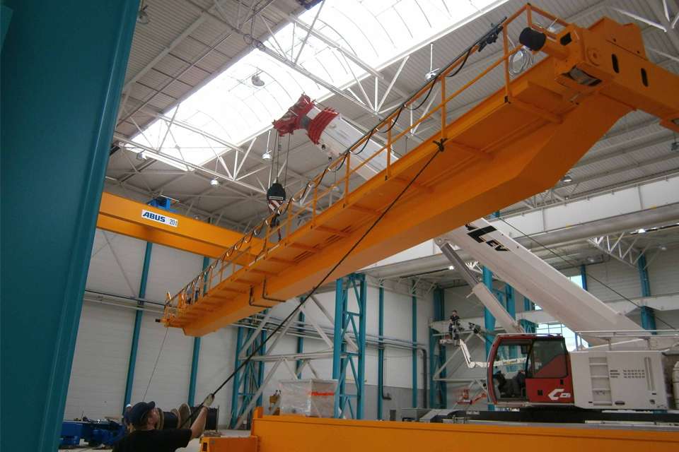 10台安博桥式起重机在法国风机制造工厂的应用