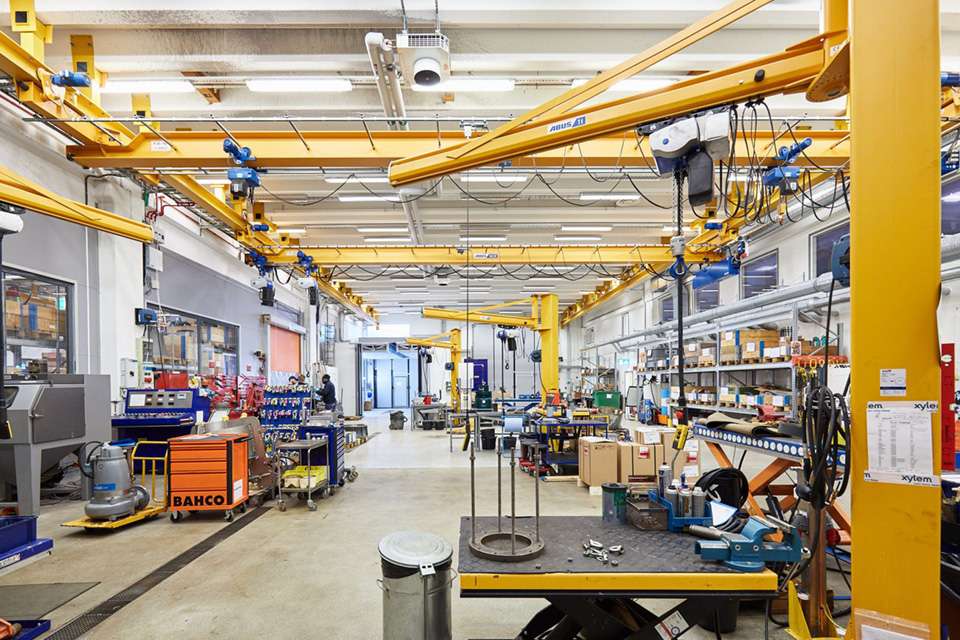 安博桥式起重机和旋臂起重机在瑞典泵制造商的应用