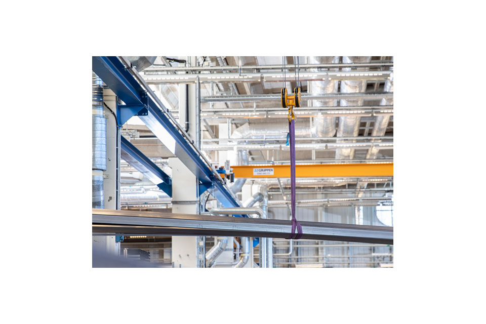 安博桥式起重机和旋臂起重机在瑞典特种型材制造商中的应用