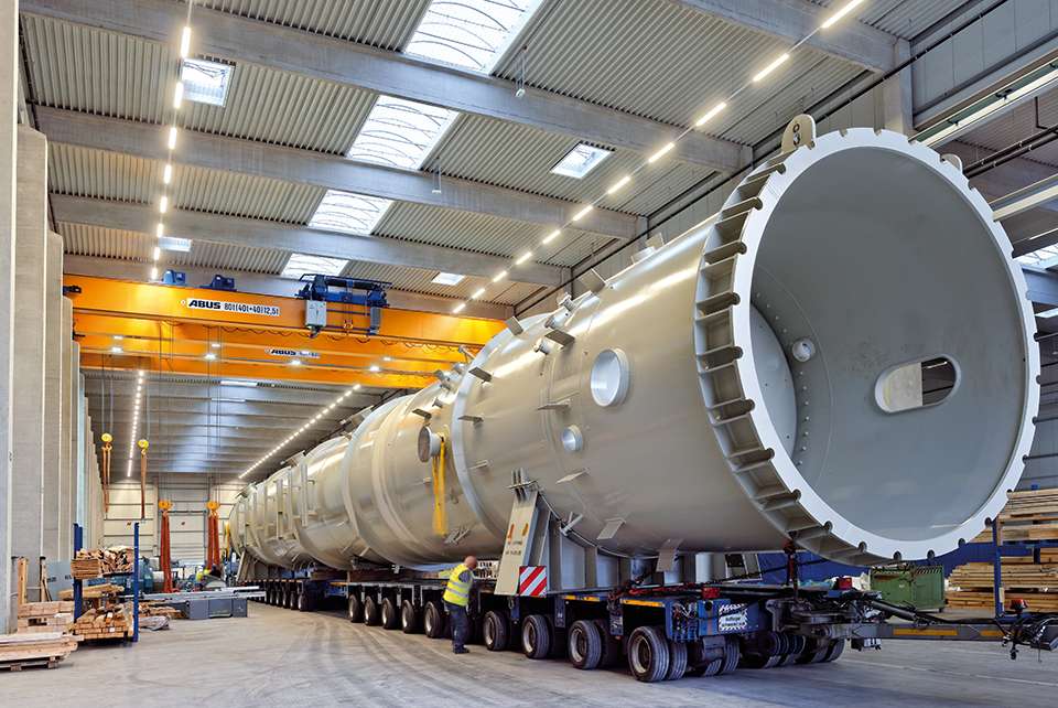 安博桥式起重机应用于多用途物流厂房货物搬运